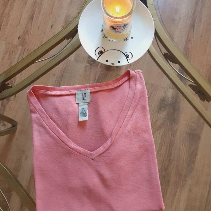 camiseta minimalista rosa - gap